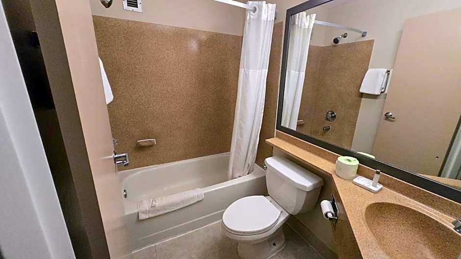 Copley Inn & Suites, Copley - Akron