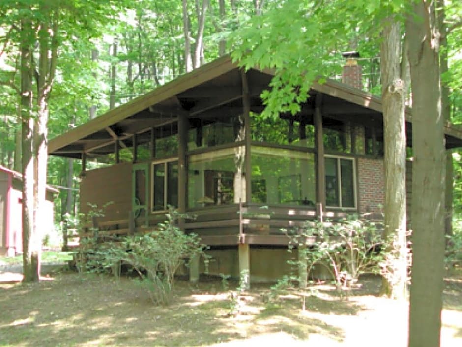 Huddleson Court