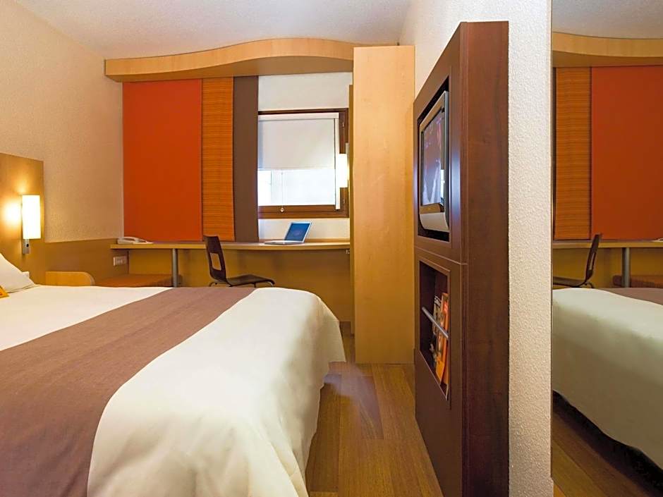 ibis Dinant