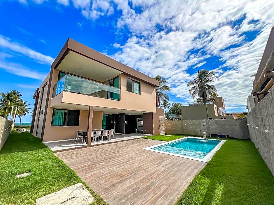 Casa com 4 suítes, piscina, a 20m do mar| Milagres