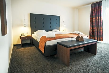 King Room with Garden View