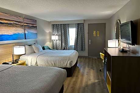 2 Queen Beds, Mobility Accessible Room, First Floor, Non-Smoking