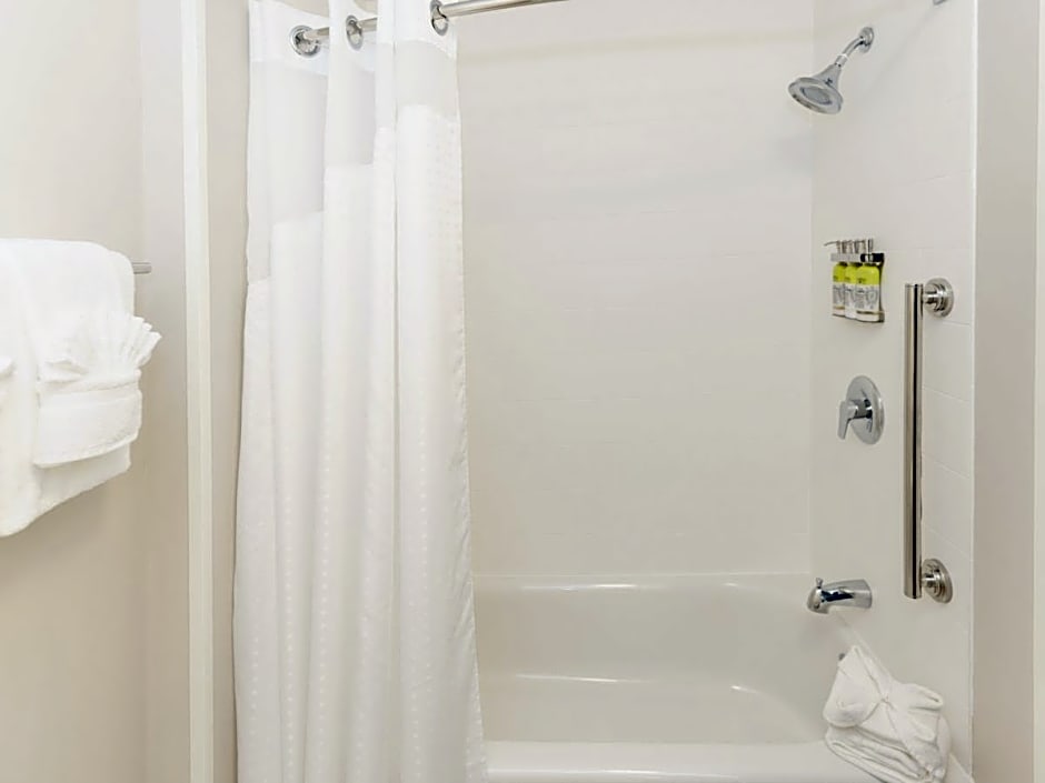 Holiday Inn Express & Suites Franklin - Berry Farms By IHG