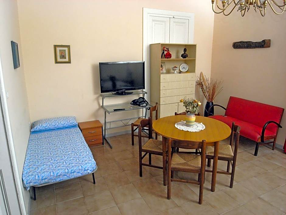 AG HOME ADRAGNA