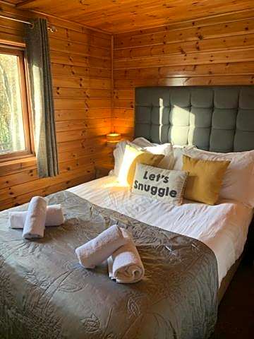 Herons Lake Retreat Hot Tub Lodges