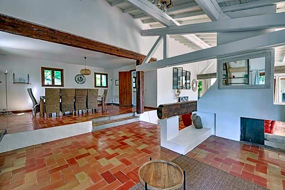 Grande villa avec piscine près d'Avignon - Jonquerettes