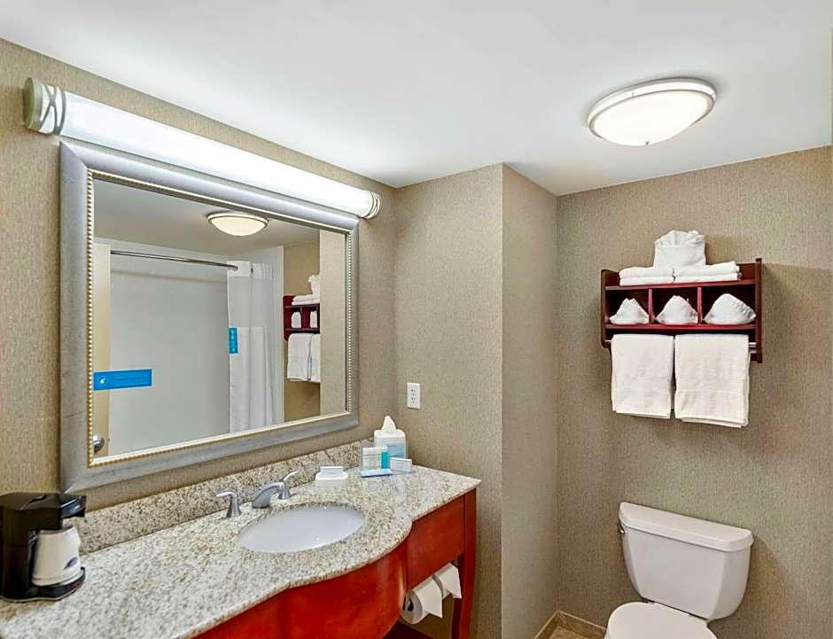 Hampton Inn By Hilton Nashua