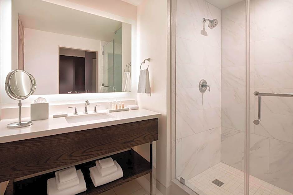 Renaissance by Marriott Denver Downtown City Center Hotel
