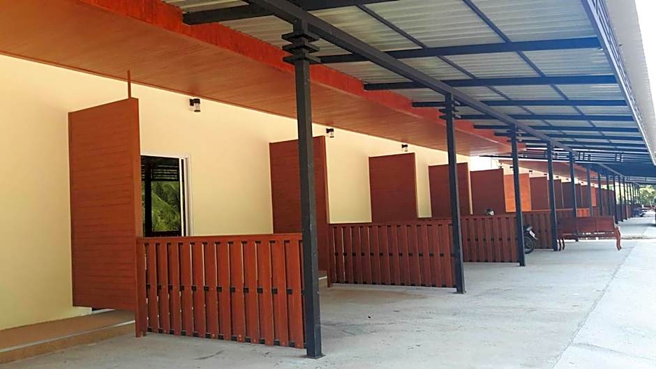 ไออุ่นรีสอร์ท