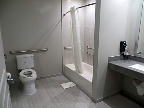 King Accessible Non- Smoking