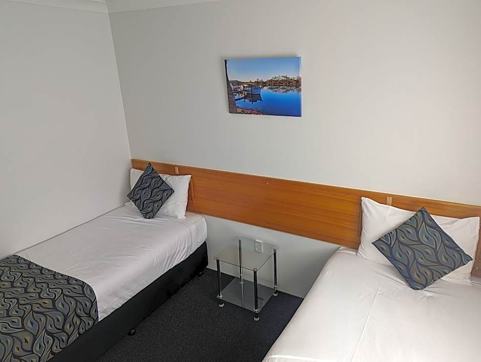 Haven Waters Motel & Apartments