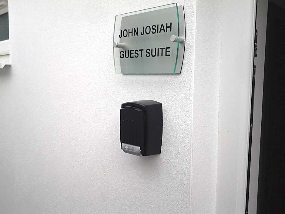 Lady Charlotte Guest rooms triple rooms