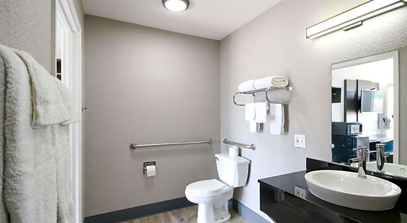 Motel 6 Topeka, KS - Northwest