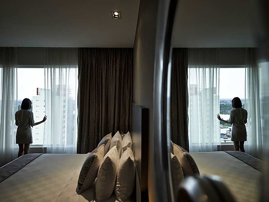Photo 1 of 8 of Executive 1 King Bed Suite