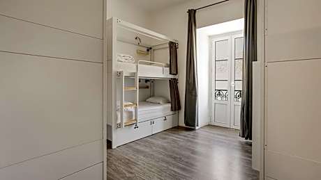 Bed in 6-Bed Mixed Dormitory Room