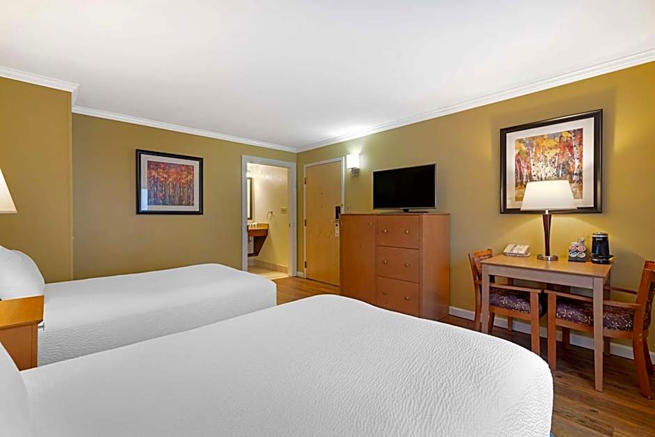 Best Western Plus Windjammer Inn & Conference Center