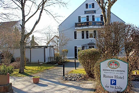 Runas Air Muc Park Sleep & Fly