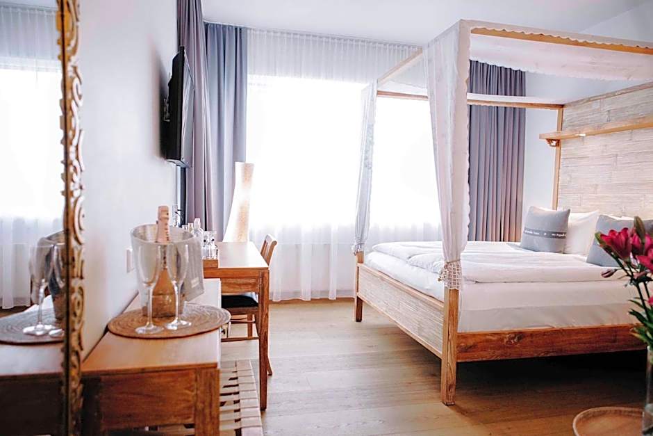 Eyja Guldsmeden Hotel