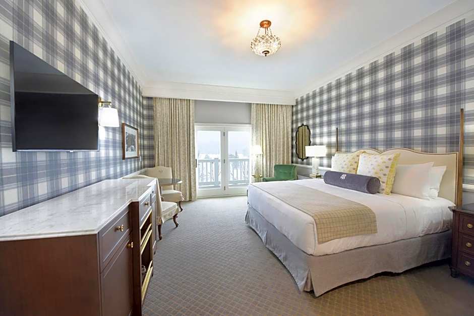 Photo 1 of 4 of 1 King Bed, Presidential Wing