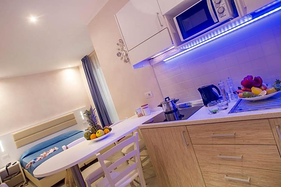 White Suite & Apartments