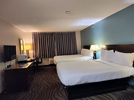 Queen Suite with Two Queen Beds, Mobility Access and Bathtub with Grab Bars, Non-Smoking