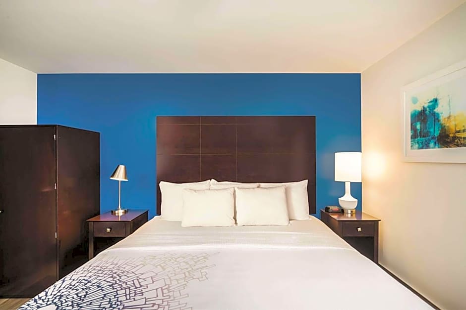 La Quinta Inn & Suites by Wyndham Brooklyn Downtown