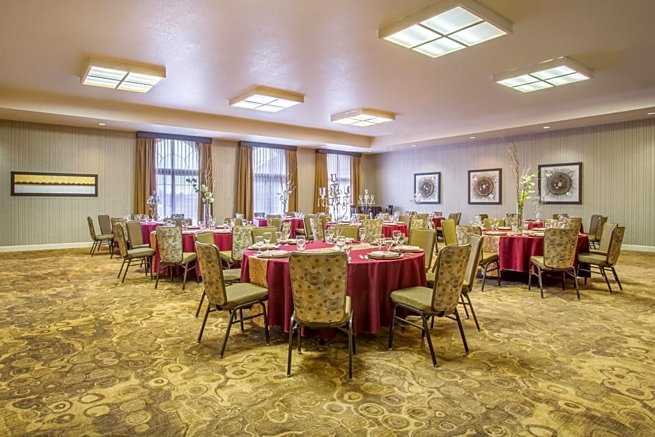 Holiday Inn Auburn, an IHG Hotel