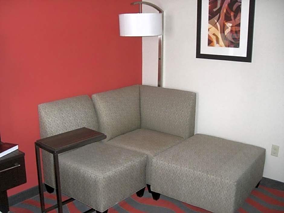 Holiday Inn Express Northwest Maize By IHG