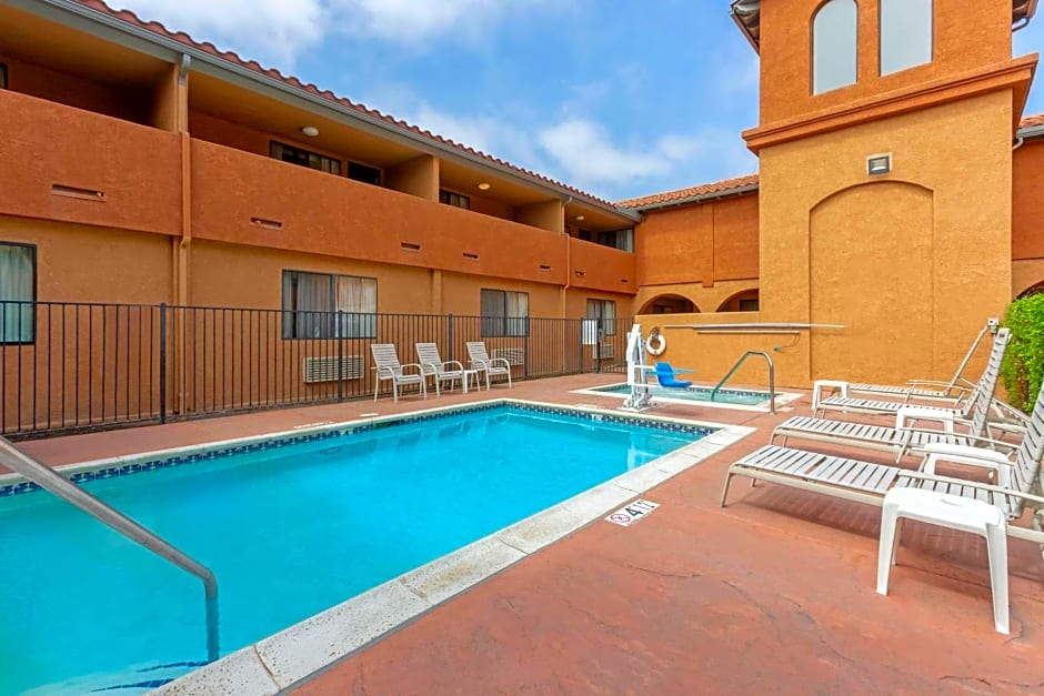 Quality Inn & Suites Oceanside