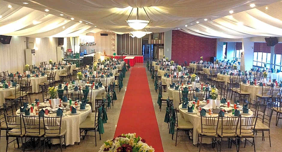 Star Plaza Hotel
