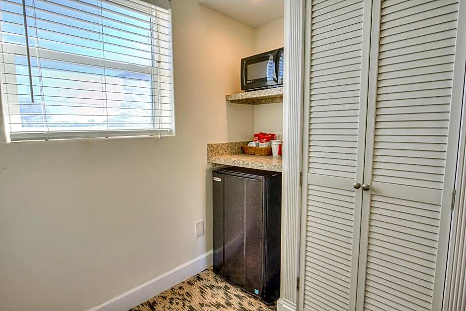 La Fiesta Ocean Inn And Suites