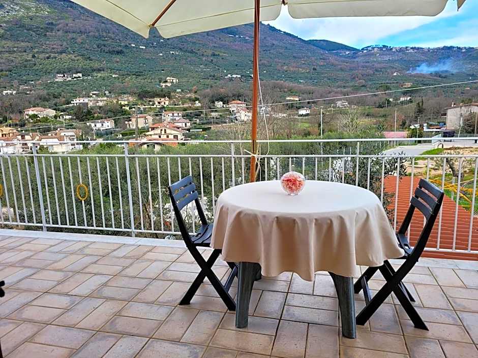 Alloggio turistico Magnifico Alessandro Valle Bernardo 04025 Lenola nei pressi di Fondi LT