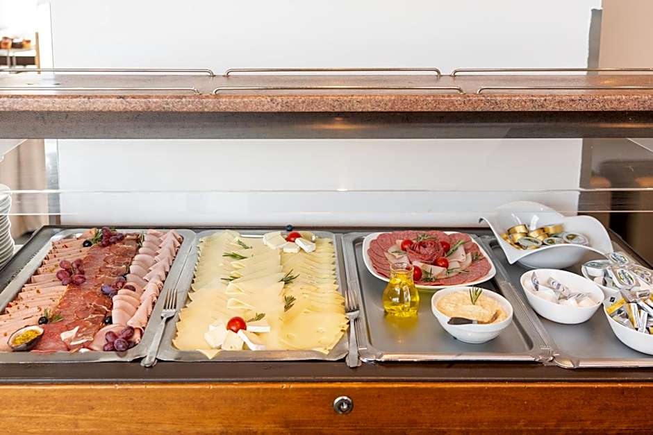 HB1 Schönbrunn Budget & Design