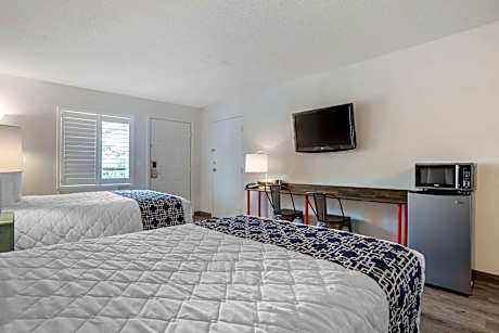 2 Double Beds Non-Smoking