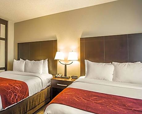 2 Queen Beds, Suite, Nonsmoking