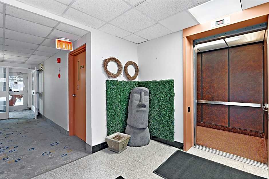 Niagara Lodge & Suites