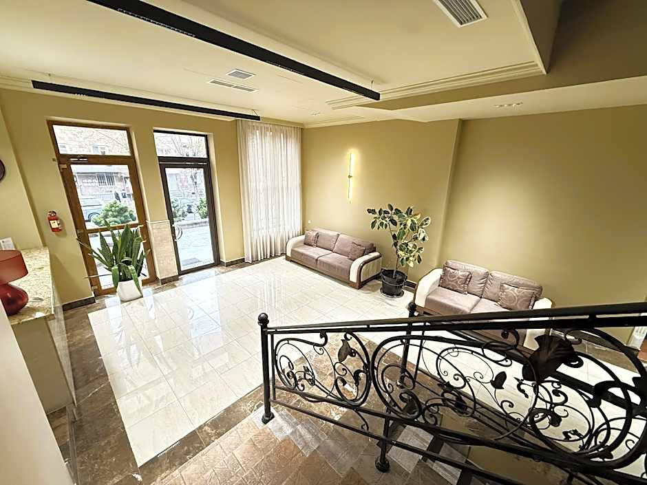 Yerevan Deluxe Hotel