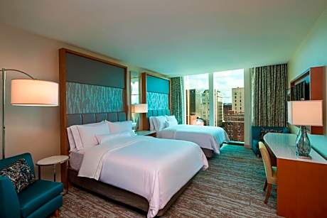 Guest room, 2 Queen, City view