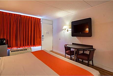 King Room - Non-Smoking