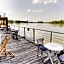 ArkaBarka Floating Hostel