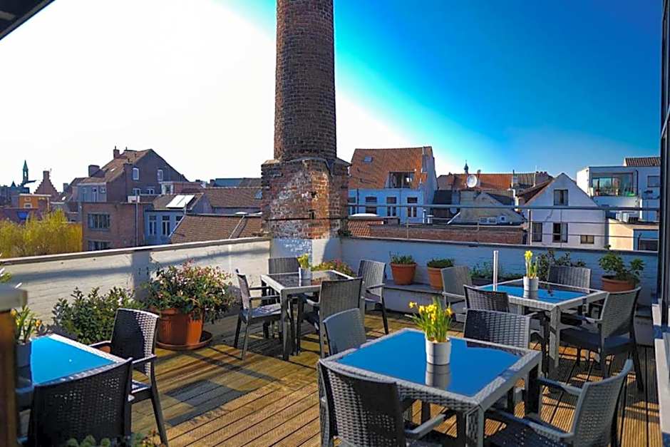 Budget Rooms by Ghent River