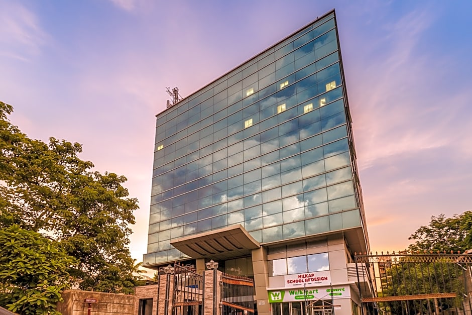 FabHotel Ascot International