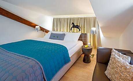 Junior Suite with Terrace and Lake View