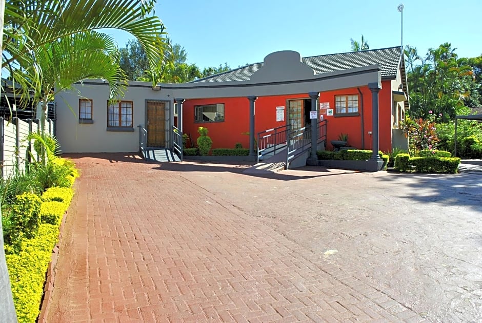 Lapologa Bed And Breakfast