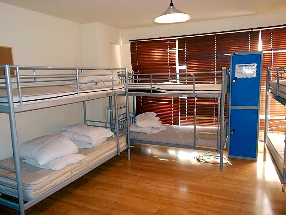24/7 London Hostel