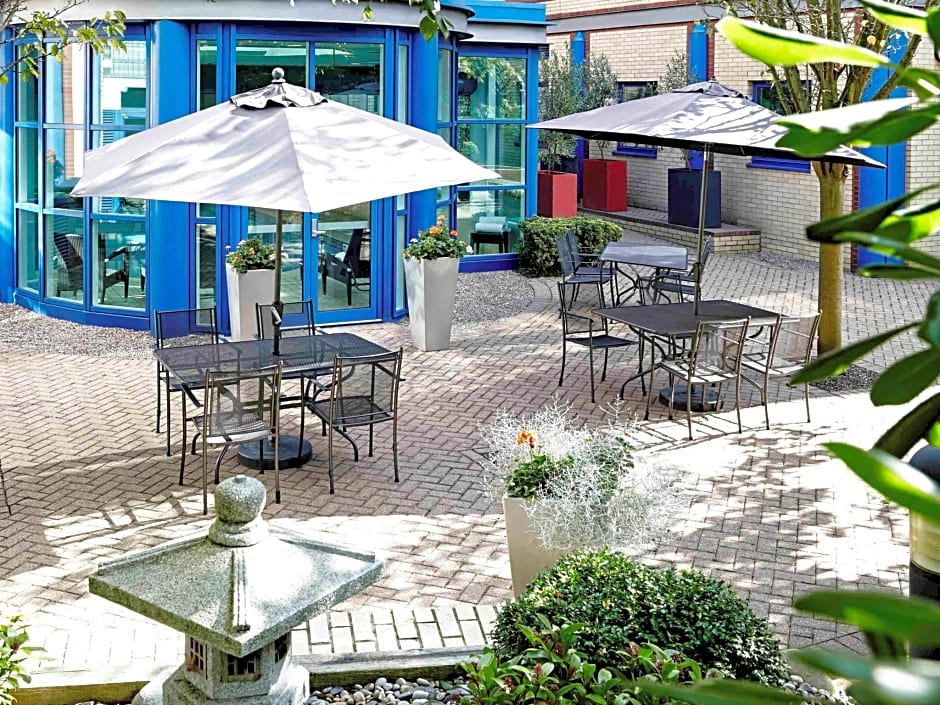 Novotel London Heathrow Airport M4 Jct. 4