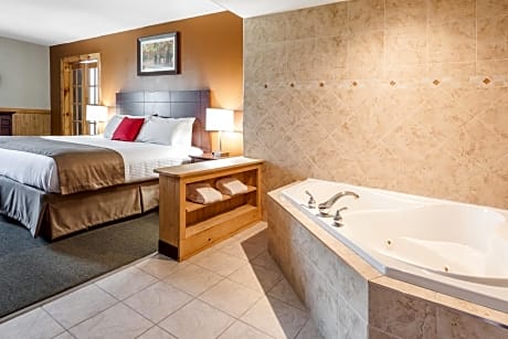 1 King Bed Jacuzzi Suite