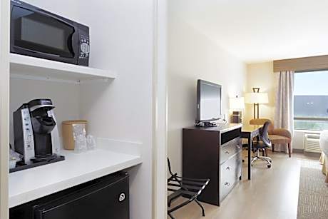 1 King Standard Mobility Accessible
