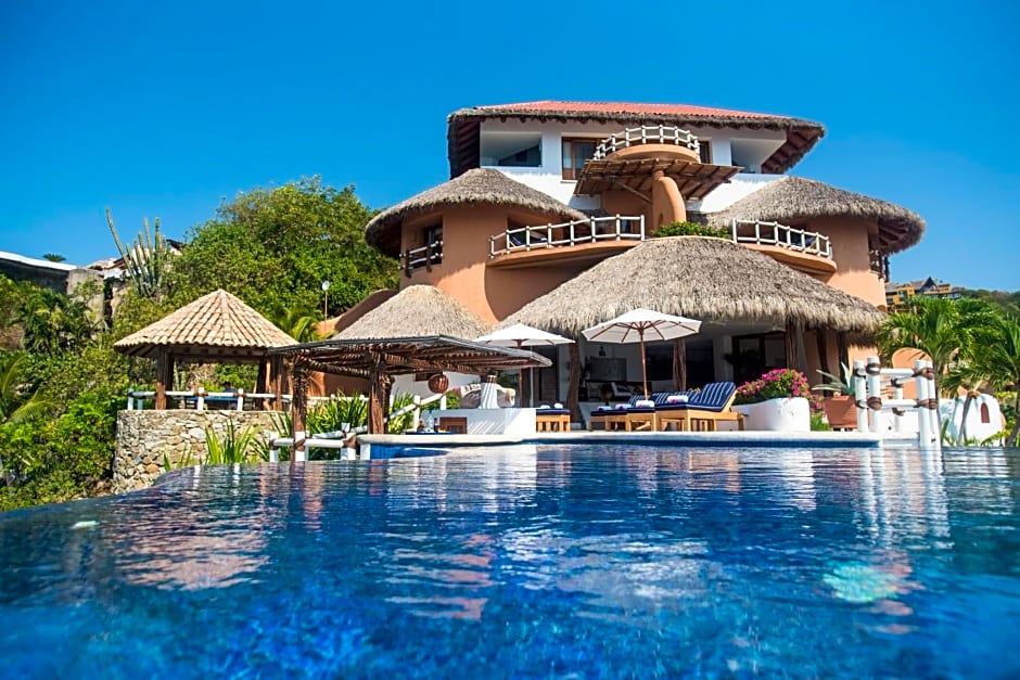 Villa El Murmullo by La Casa Que Canta