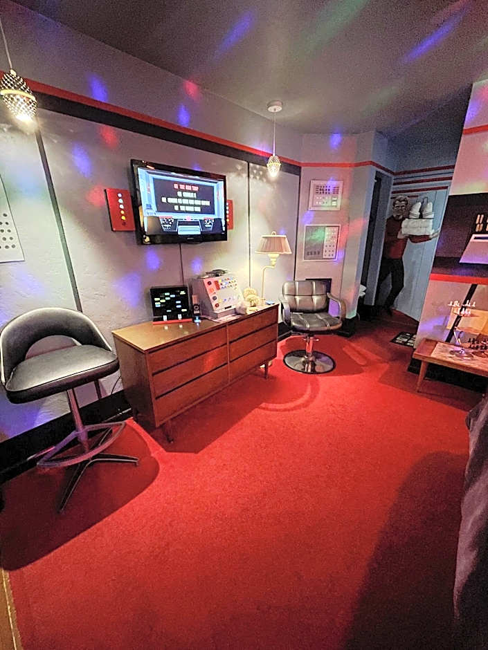 The Star Trek - USS Enterprise Room at the Itty Bitty Inn
